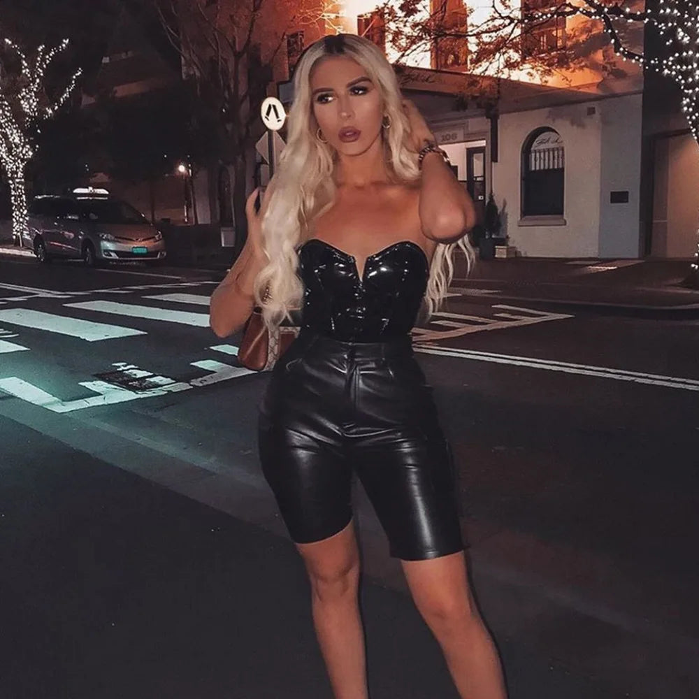 Body Dominique – Couro Sintético Sexy Tomara que Caia com Decote V Profundo
