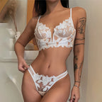 Conjunto Jade – Lingerie Sexy com Renda Bordada e Bojo Push-Up
