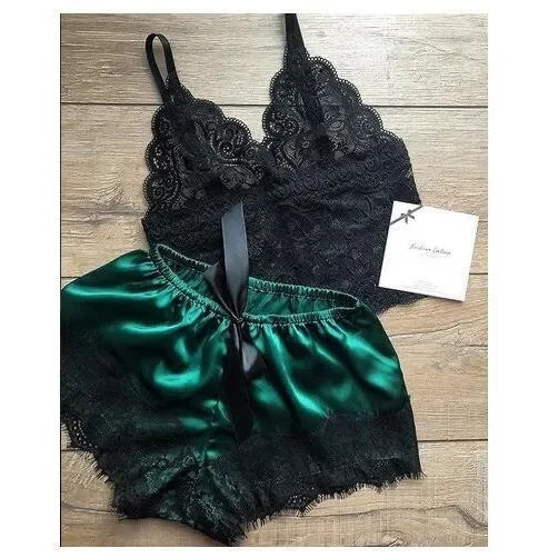 Conjunto Alana – Lingerie 2 Peças em Cetim com Renda Estilo Princesa