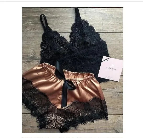Conjunto Alana – Lingerie 2 Peças em Cetim com Renda Estilo Princesa