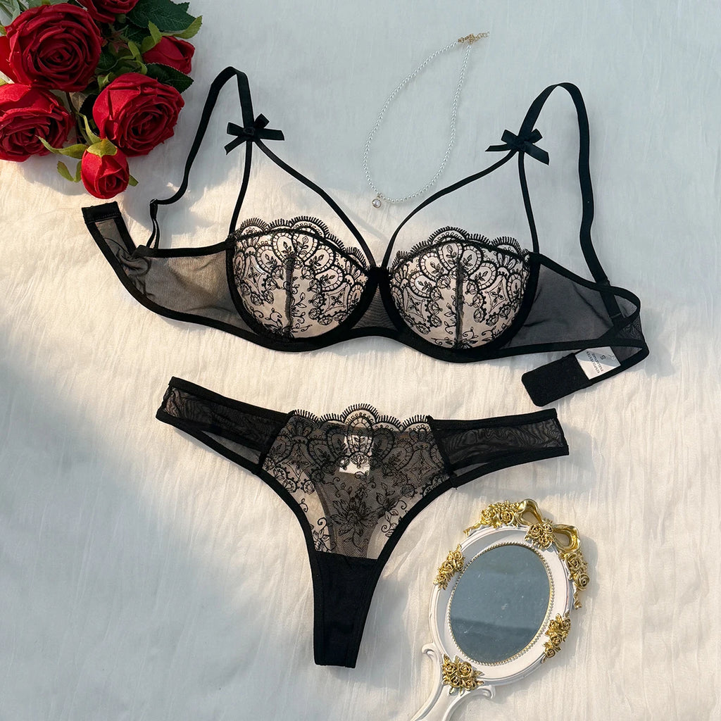 Conjunto Elisa – Lingerie 2 Peças em Renda Leve com Transparência e Laço
