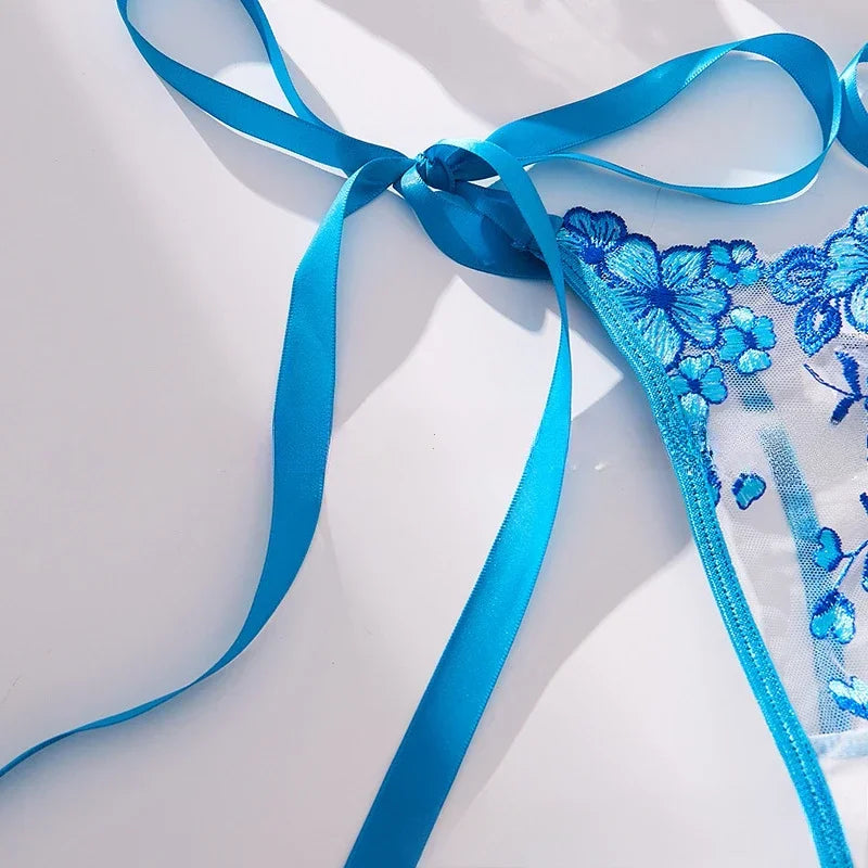 Conjunto Marina – Lingerie Bordada com Transparência e Amarração em Cetim