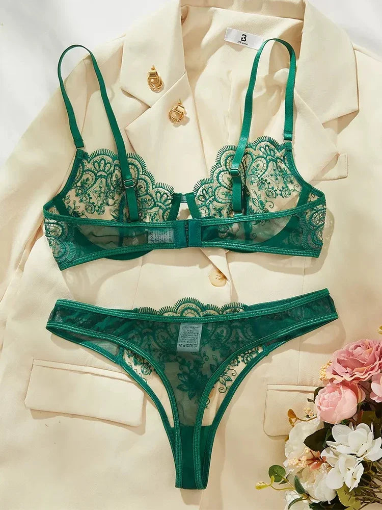 Conjunto Verena – Lingerie 2 Peças em Renda Verde com Transparência e Bojo Leve