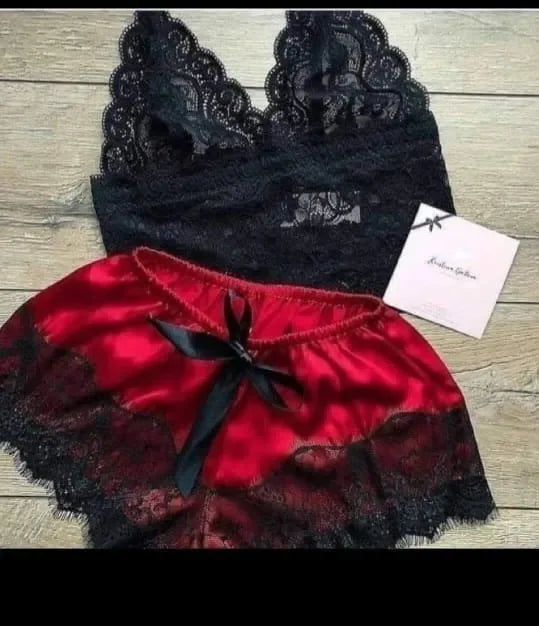 Conjunto Alana – Lingerie 2 Peças em Cetim com Renda Estilo Princesa