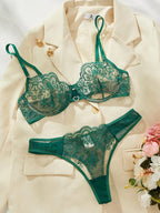Conjunto Verena – Lingerie 2 Peças em Renda Verde com Transparência e Bojo Leve