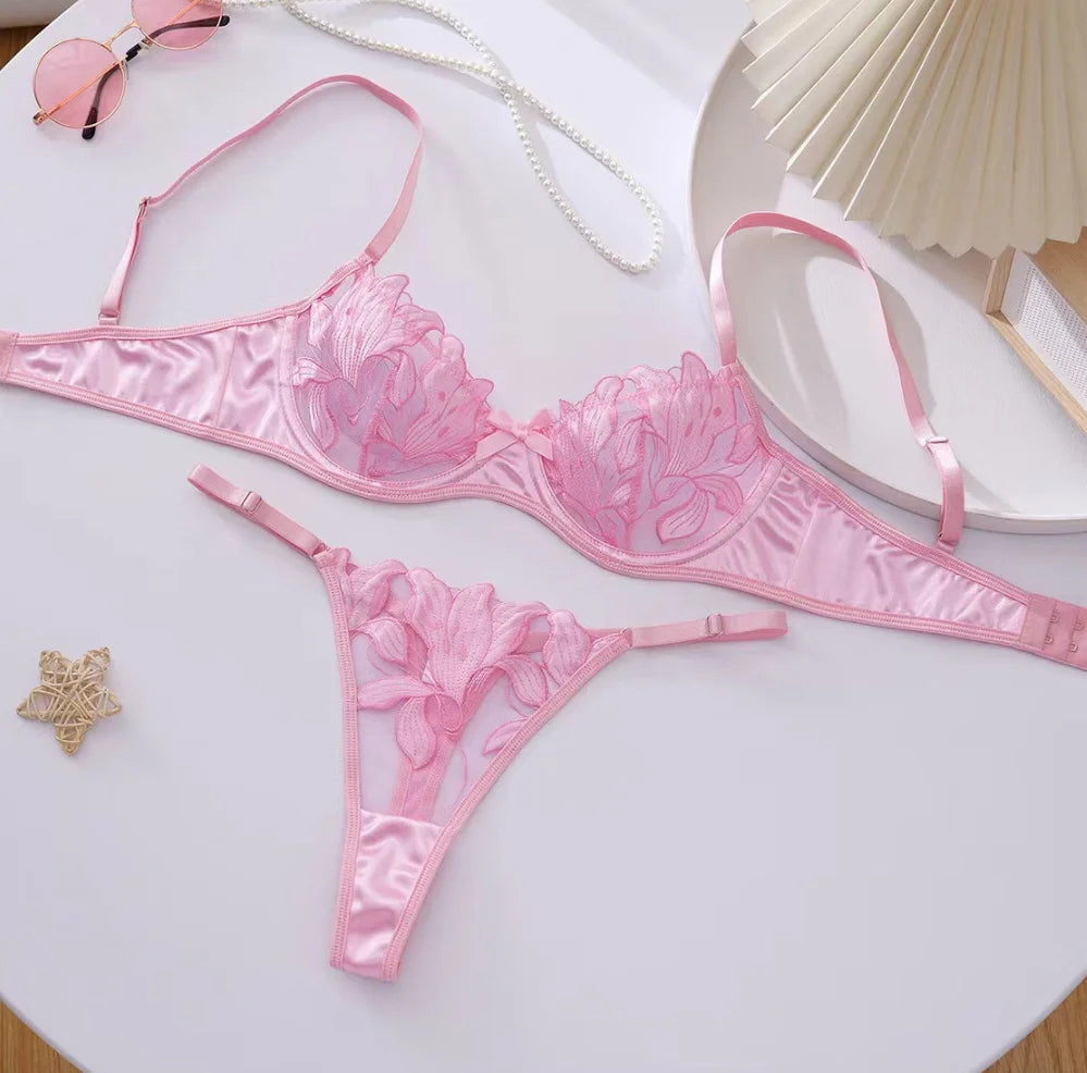 Violette – Lingerie Sexy em Tule Transparente com Bordado Floral e Bojo Estruturado