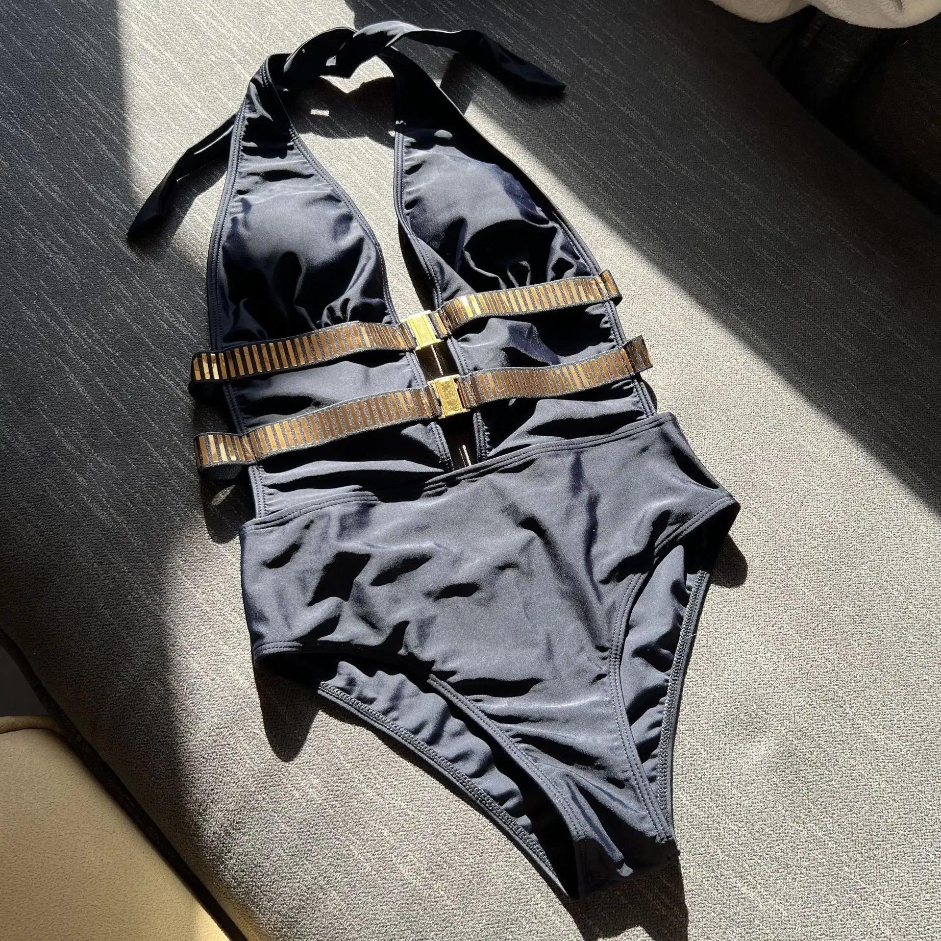 Maiô Capri – Elegância Atemporal
