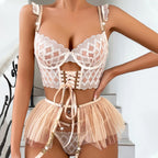 Conjunto Giovanna 3 Peças – Lingerie Sensual com Tule, Bordado e Tiras