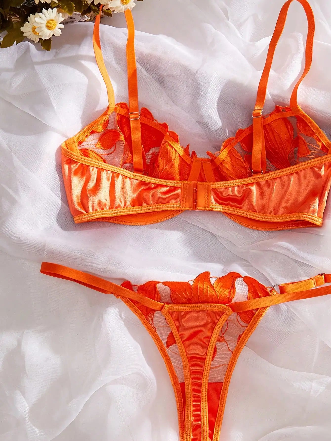 Conjunto de Lingerie Ariana – Bordado Floral Sensual