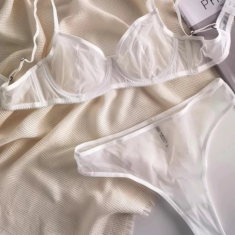 Conjunto de Lingerie Clara – Transparência e Delicadeza em Tule