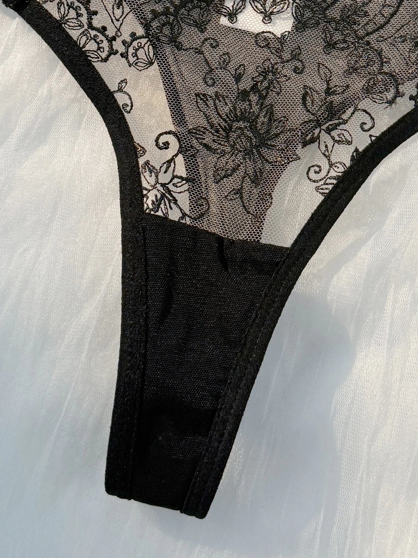 Conjunto Elisa – Lingerie 2 Peças em Renda Leve com Transparência e Laço