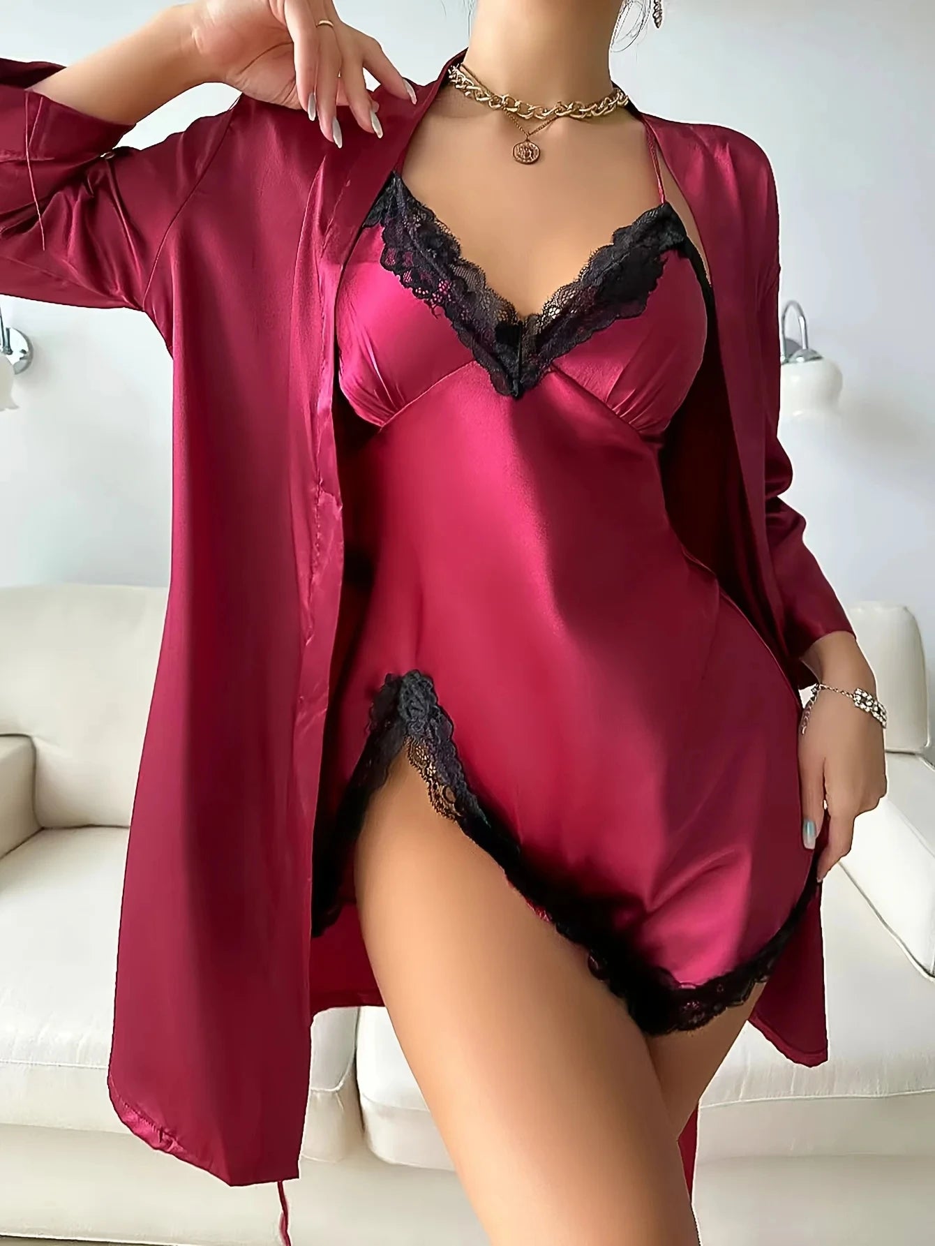 Conjunto Sabrina – Camisola com Renda e Robe em Cetim