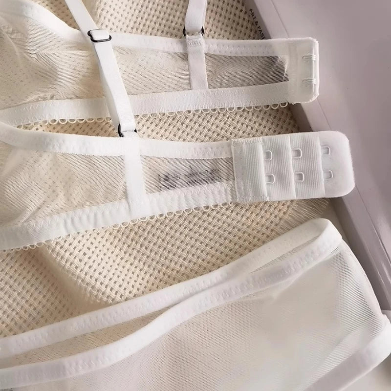 Conjunto de Lingerie Clara – Transparência e Delicadeza em Tule