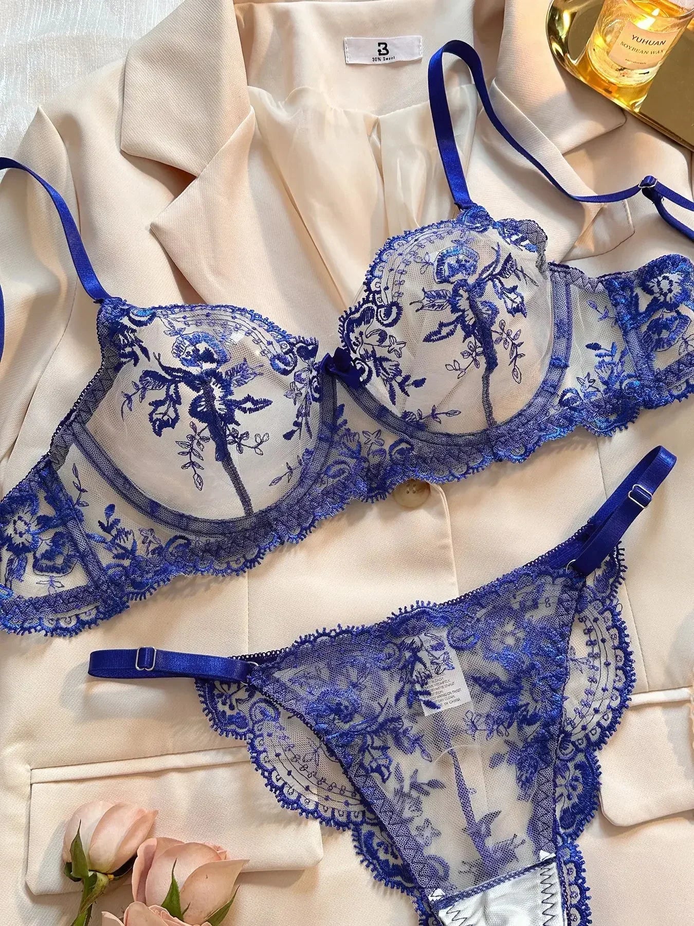 Conjunto Isadora – Lingerie Sexy com Renda Floral e Transparência Elegante