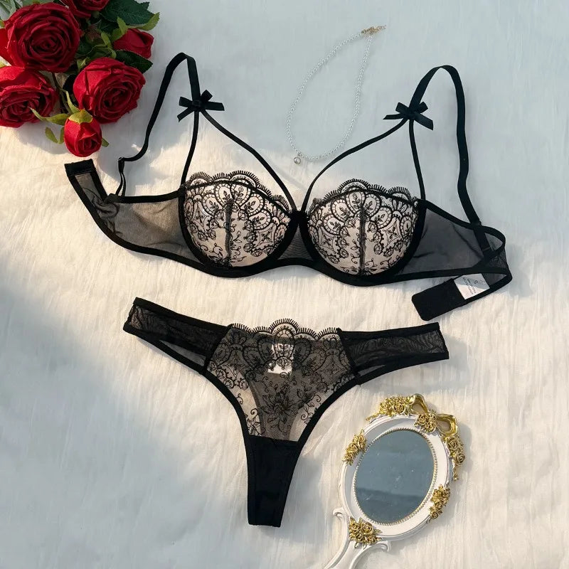 Conjunto Elisa – Lingerie 2 Peças em Renda Leve com Transparência e Laço