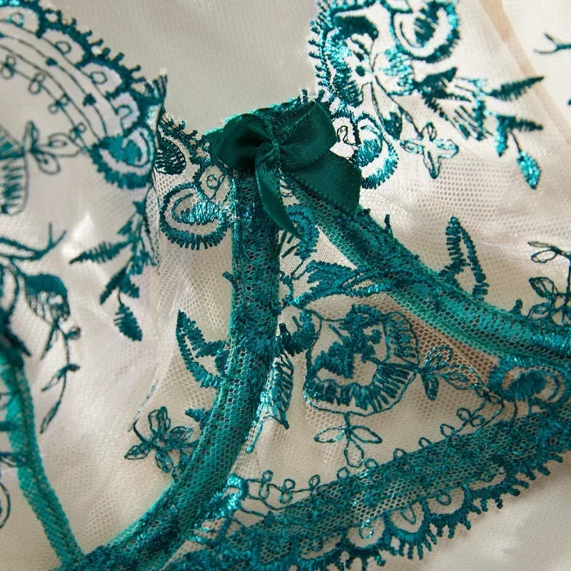 Conjunto Isadora – Lingerie Sexy com Renda Floral e Transparência Elegante