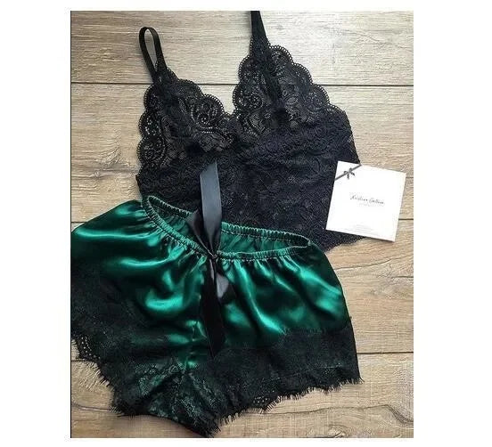 Conjunto Alana – Lingerie 2 Peças em Cetim com Renda Estilo Princesa