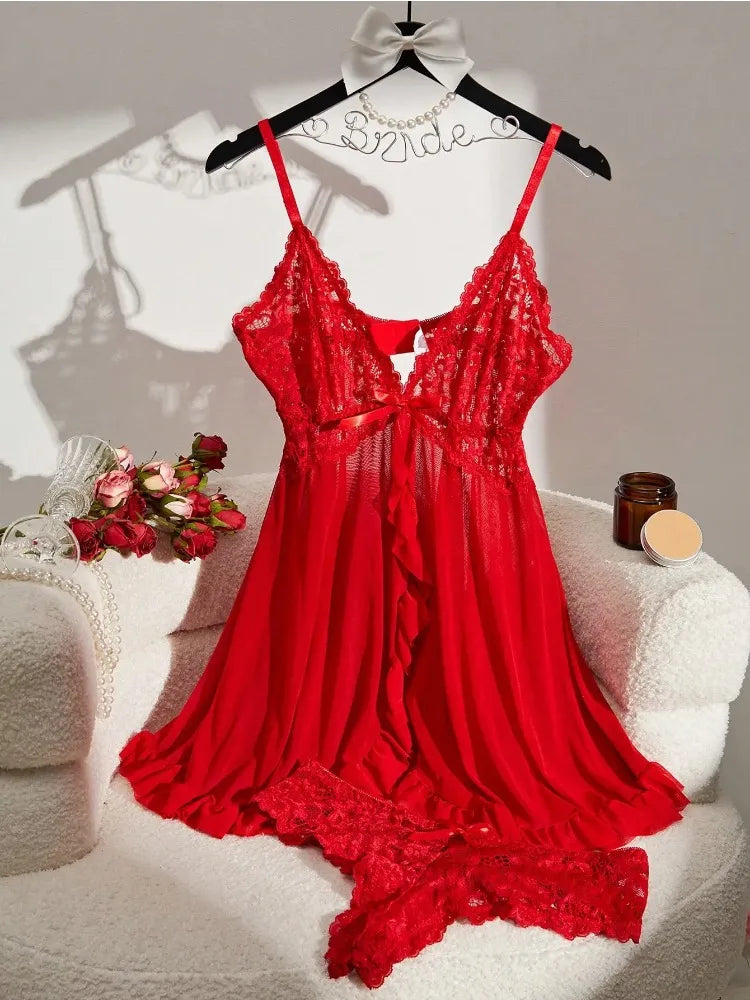 Amelie  – Nightgown em Renda Contrastante com Decote Profundo e Fenda