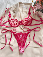 Conjunto Butterfly Kiss – Lingerie Sexy Bordada com Laços e Detalhes Românticos