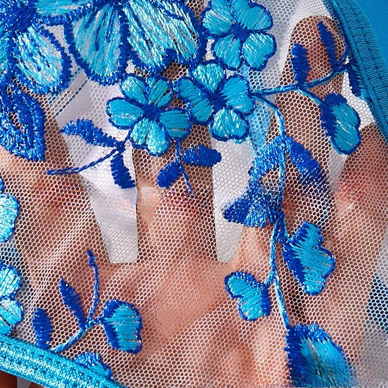 Conjunto Marina – Lingerie Bordada com Transparência e Amarração em Cetim