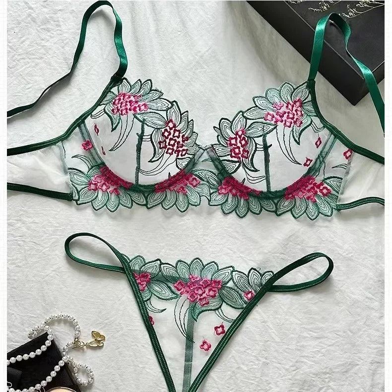 Conjunto Lívia – Lingerie Bordada em Tule Transparente com Estilo Europeu