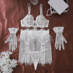 Conjunto Divine – Lingerie Luxuosa com Plumas e Renda Branca