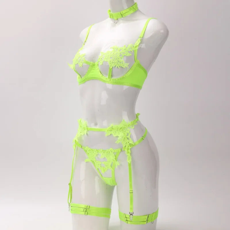 Conjunto Saphira – Lingerie Erótica com Renda Bordada, Tiras Ajustáveis e Cinta Liga Sexy
