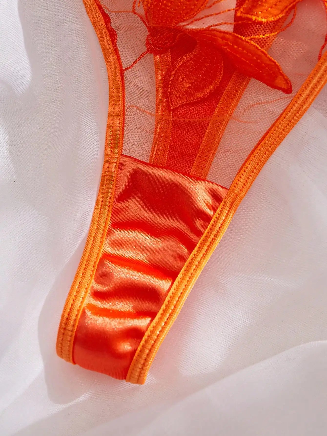 Conjunto de Lingerie Ariana – Bordado Floral Sensual