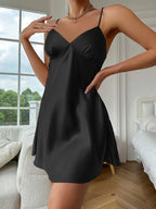 Camisola de Cetim Virgínia – Elegância e Conforto para Noites Inesquecíveis