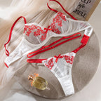 Conjunto Hebe – Lingerie Sexy com Bordado Floral e Bojo Fino Sem Aro
