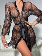 Robe La Vie – Transparente com Renda Delicada e Toque Elegante
