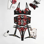 Conjunto Sensual Helena – Lingerie 3 Peças com Bordado Floral e Cinta-Liga