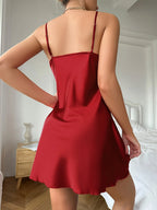Camisola de Cetim Virgínia – Elegância e Conforto para Noites Inesquecíveis
