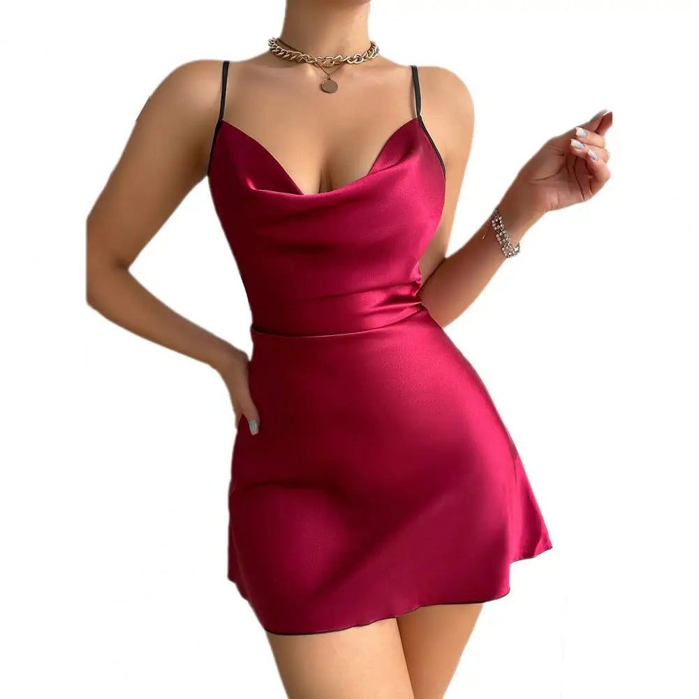 Camisola de Cetim Flora – Elegância e Sensualidade em Cada Detalhe