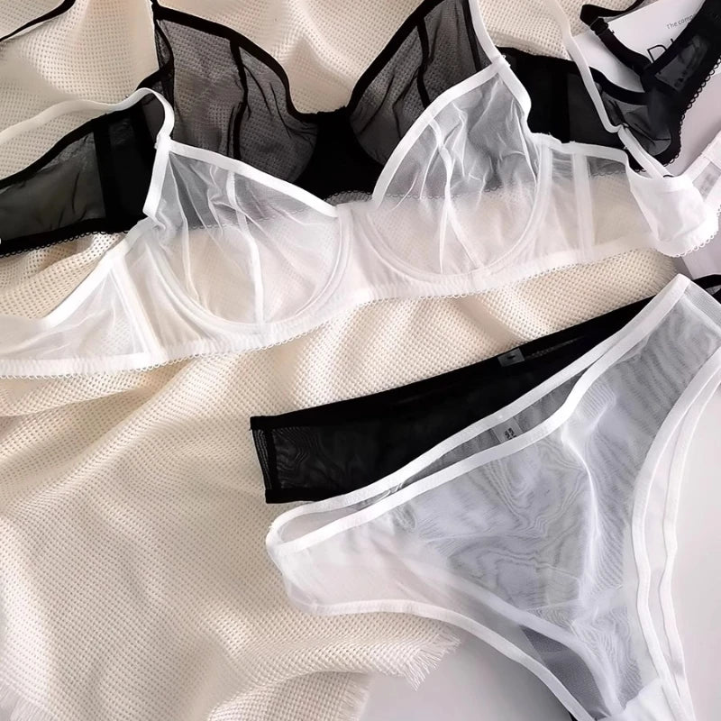 Conjunto de Lingerie Clara – Transparência e Delicadeza em Tule